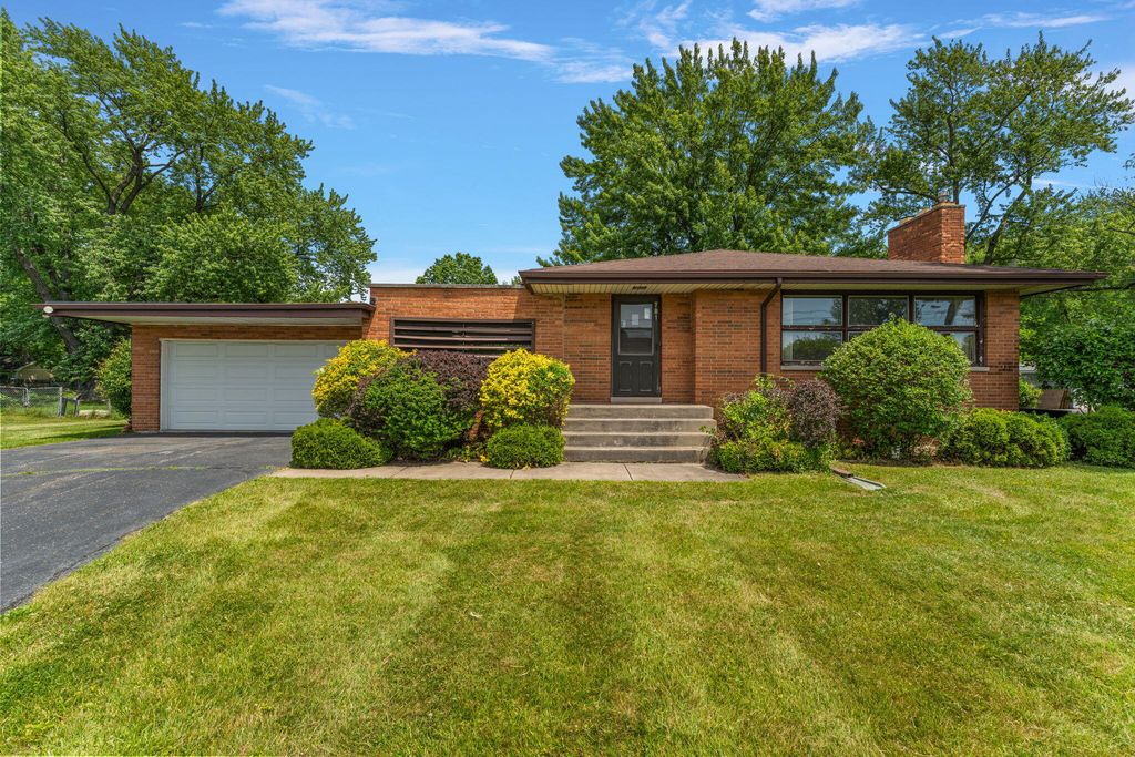 701 Pearson Road, Porter, IN 46304