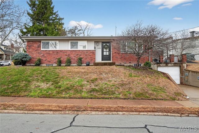 1325 Yale Avenue, Richmond Heights, MO 63117