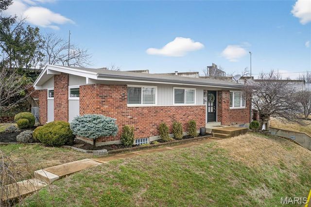 1325 Yale Avenue, Richmond Heights, MO 63117