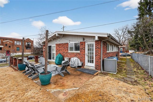 1325 Yale Avenue, Richmond Heights, MO 63117