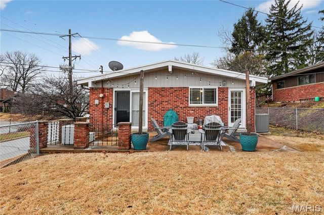 1325 Yale Avenue, Richmond Heights, MO 63117