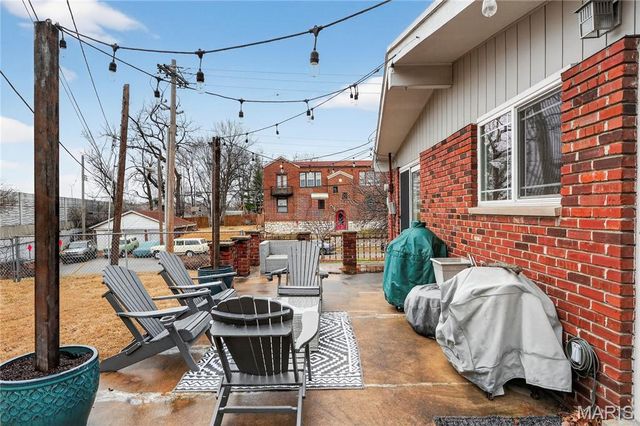 1325 Yale Avenue, Richmond Heights, MO 63117