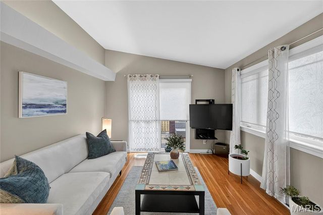 1325 Yale Avenue, Richmond Heights, MO 63117