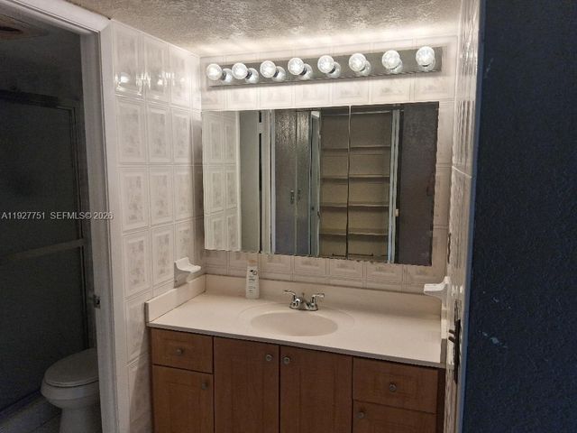 1000 Saint Charles Place L2, Pembroke Pines, FL 33026