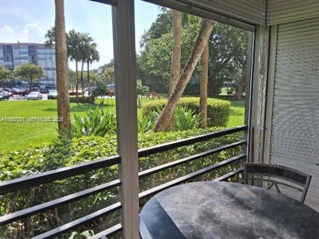 1000 Saint Charles Place L2, Pembroke Pines, FL 33026