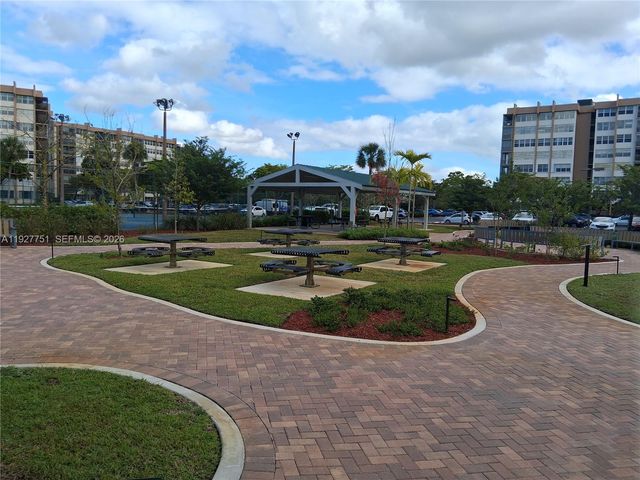 1000 Saint Charles Place L2, Pembroke Pines, FL 33026