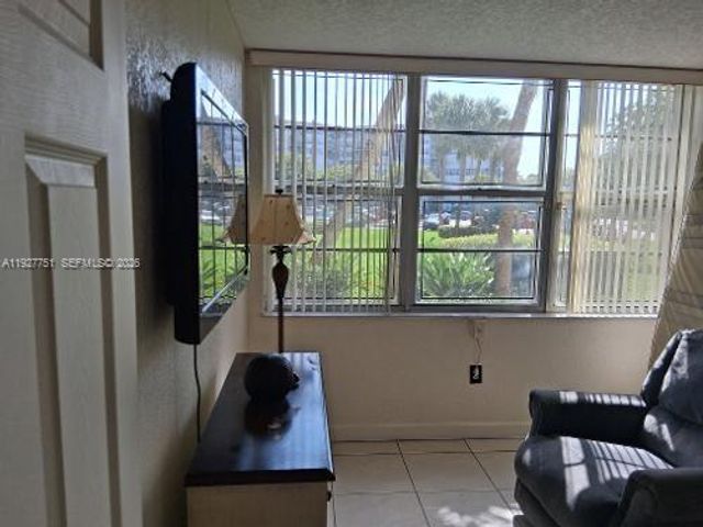 1000 Saint Charles Place L2, Pembroke Pines, FL 33026