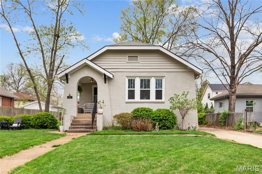 1027 Curran Avenue, Kirkwood, MO 63122