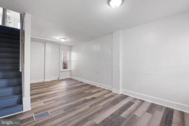 4 LOWER OAK ST, Wilmington, DE 19805