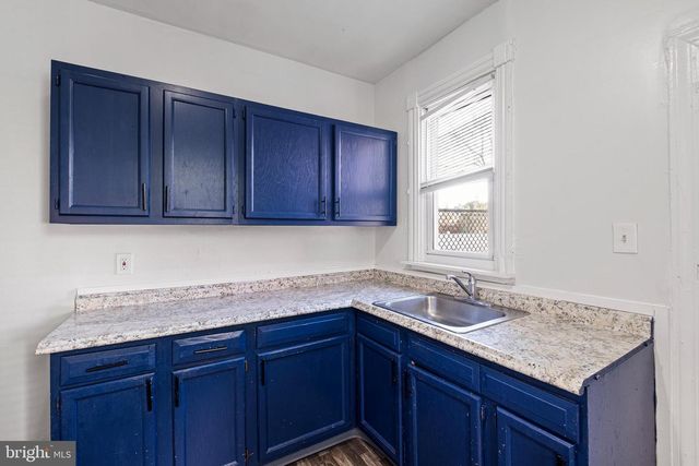 4 LOWER OAK ST, Wilmington, DE 19805