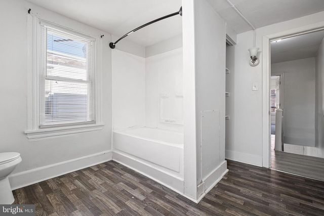 4 LOWER OAK ST, Wilmington, DE 19805