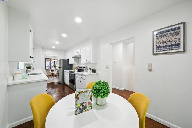 1116 Brewster Ave, Redwood City, CA 94062