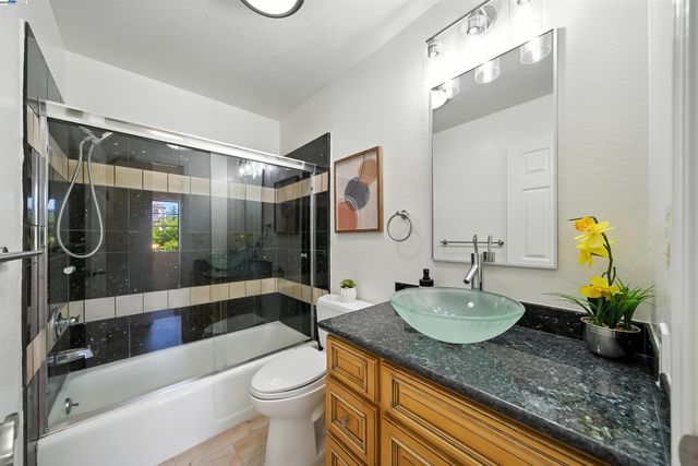 1116 Brewster Ave, Redwood City, CA 94062