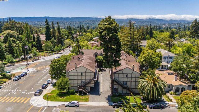 1116 Brewster Ave, Redwood City, CA 94062