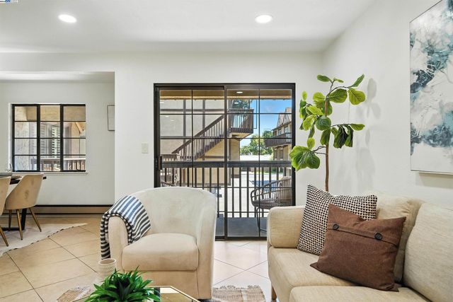 1116 Brewster Ave, Redwood City, CA 94062