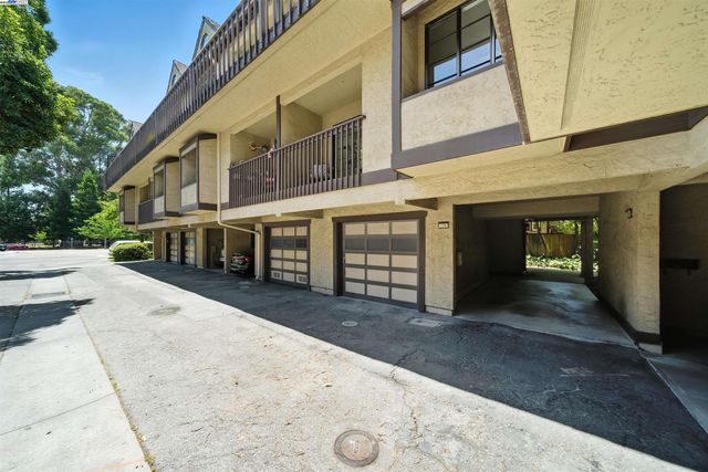 1116 Brewster Ave, Redwood City, CA 94062