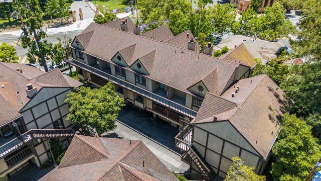 1116 Brewster Ave, Redwood City, CA 94062