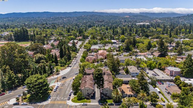 1116 Brewster Ave, Redwood City, CA 94062