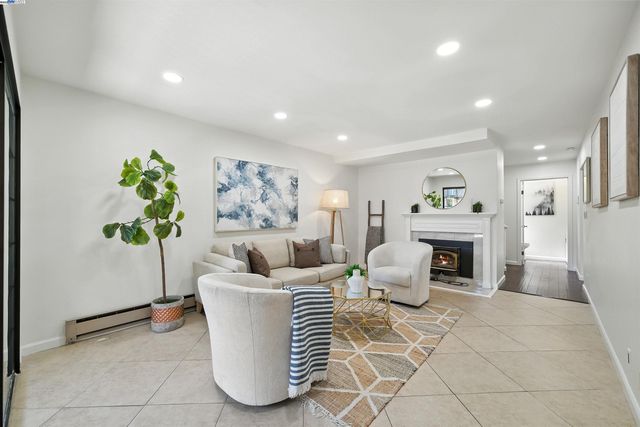 1116 Brewster Ave, Redwood City, CA 94062