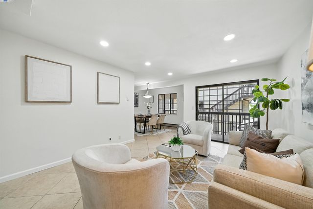 1116 Brewster Ave, Redwood City, CA 94062