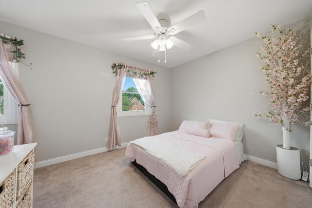14101 E Laramie Court, Crestwood, IL 60418