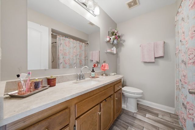 14101 E Laramie Court, Crestwood, IL 60418