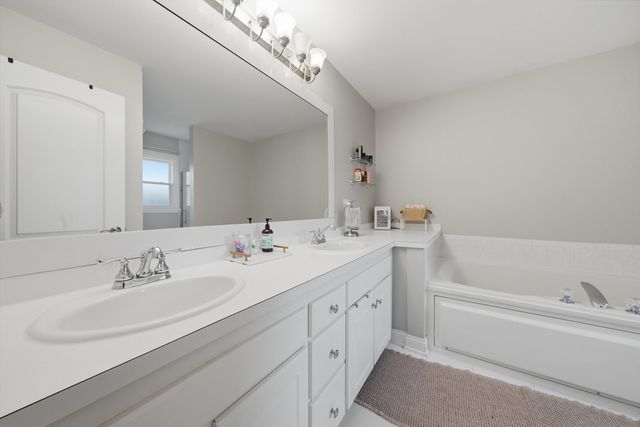 14101 E Laramie Court, Crestwood, IL 60418