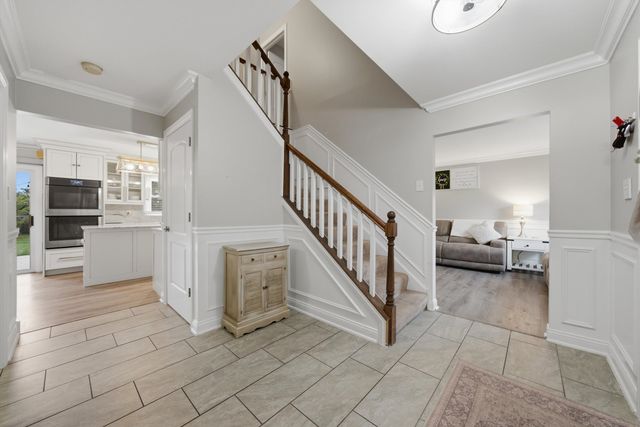 14101 E Laramie Court, Crestwood, IL 60418