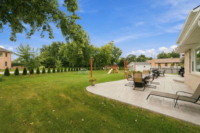 14101 E Laramie Court, Crestwood, IL 60418