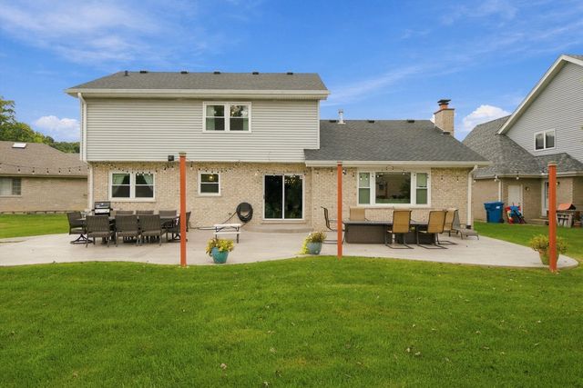 14101 E Laramie Court, Crestwood, IL 60418