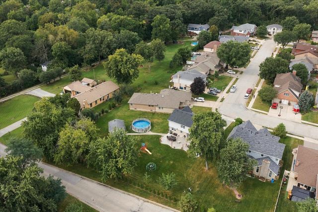 14101 E Laramie Court, Crestwood, IL 60418