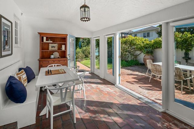 7227 Olivetas Ave, La Jolla, CA 92037