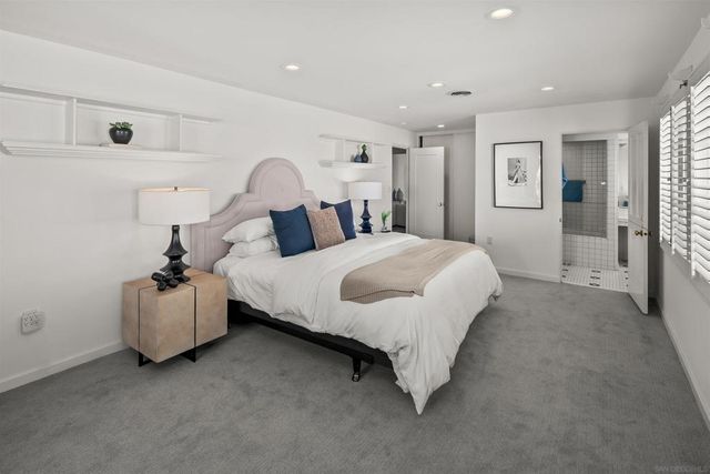 7227 Olivetas Ave, La Jolla, CA 92037