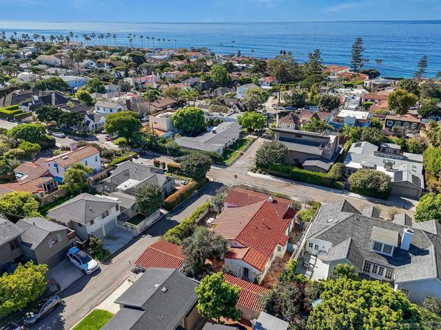 7227 Olivetas Ave, La Jolla, CA 92037