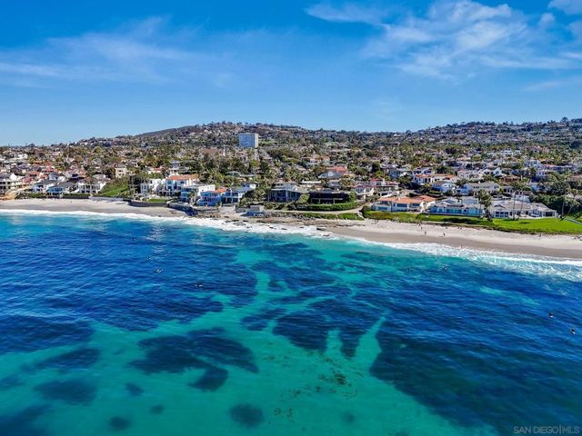 7227 Olivetas Ave, La Jolla, CA 92037