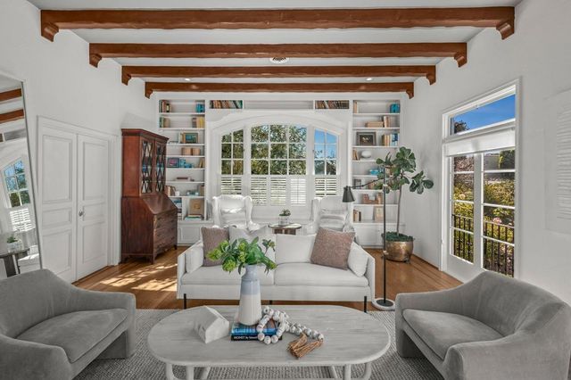 7227 Olivetas Ave, La Jolla, CA 92037