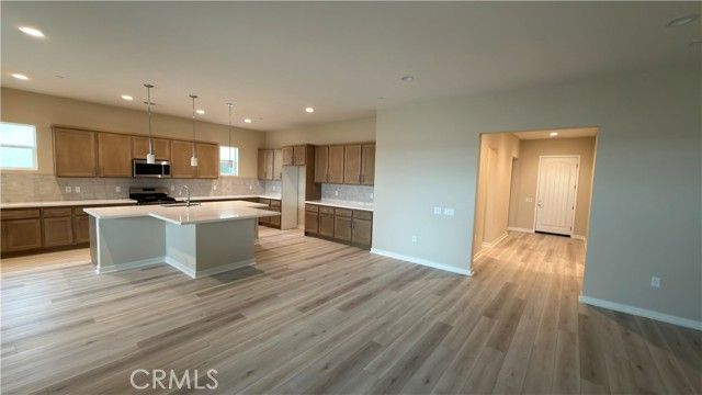 6438 Castle Crags Avenue, Hesperia, CA 92345