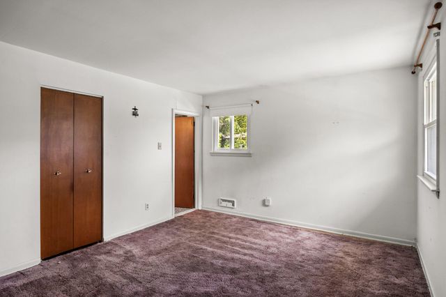 38 KNOLLWOOD DR, Cherry Hill, NJ 08002
