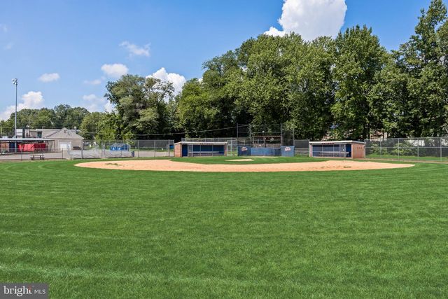 38 KNOLLWOOD DR, Cherry Hill, NJ 08002
