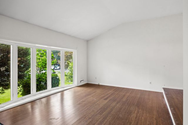 38 KNOLLWOOD DR, Cherry Hill, NJ 08002