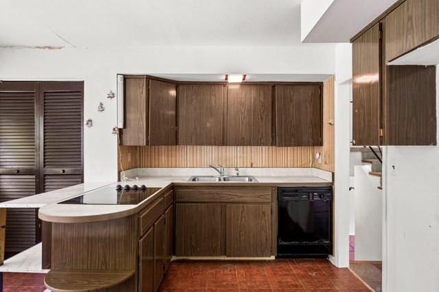 38 KNOLLWOOD DR, Cherry Hill, NJ 08002