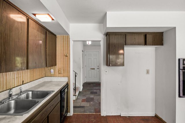 38 KNOLLWOOD DR, Cherry Hill, NJ 08002
