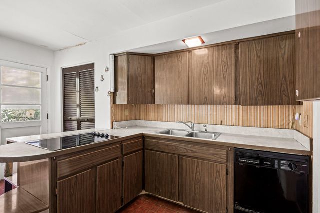 38 KNOLLWOOD DR, Cherry Hill, NJ 08002