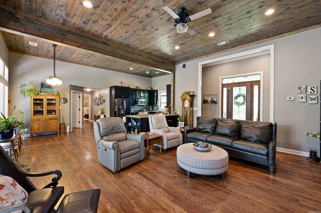 9 Rosemary Ln, Clarksville, AR 72830