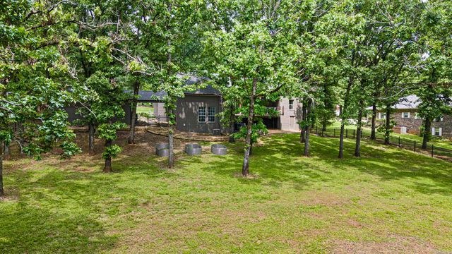 9 Rosemary Ln, Clarksville, AR 72830