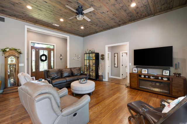 9 Rosemary Ln, Clarksville, AR 72830