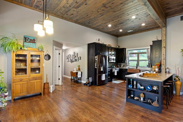 9 Rosemary Ln, Clarksville, AR 72830