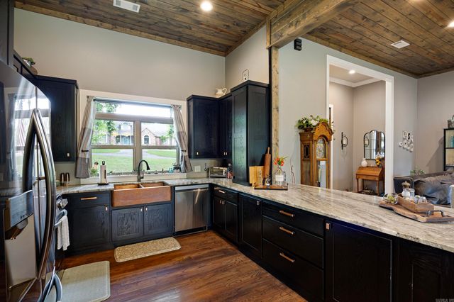 9 Rosemary Ln, Clarksville, AR 72830