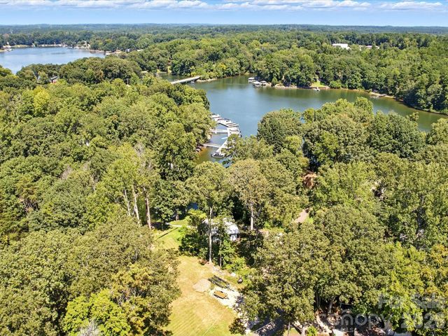 3748 Landmark Drive, Sherrills Ford, NC 28673