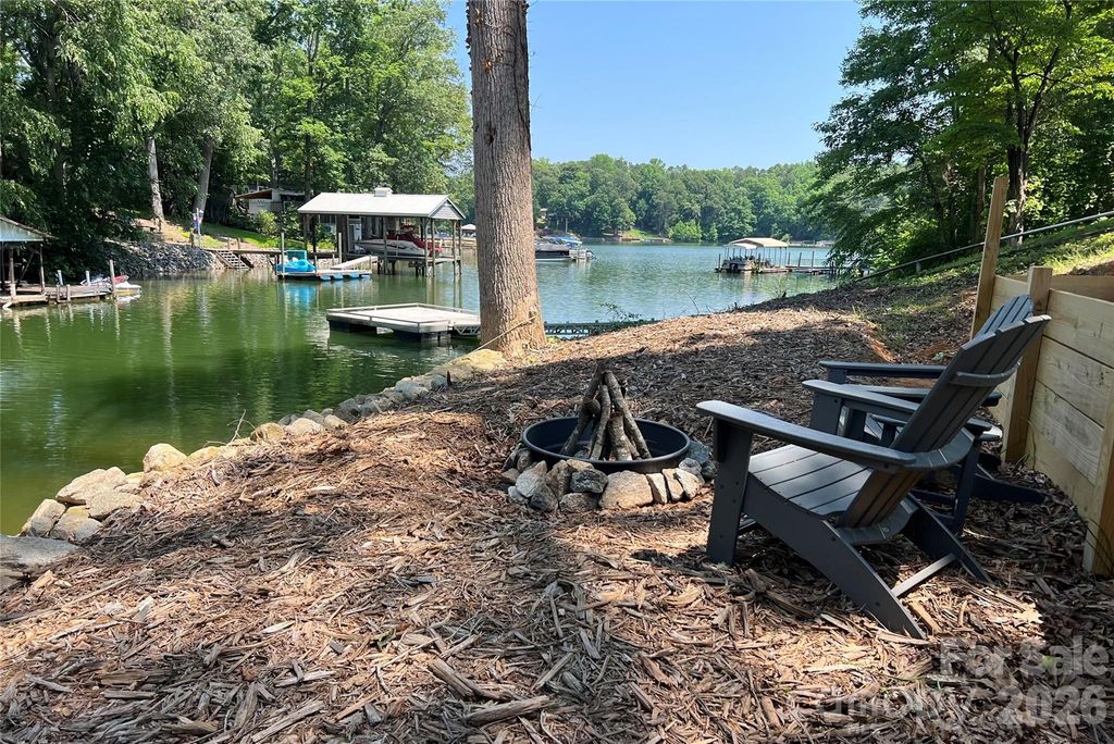 3748 Landmark Drive, Sherrills Ford, NC 28673